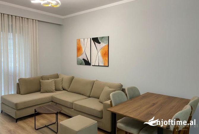 Shtepi me qera Apartament ne Tirane, 2+1, Mobilimi E mobiluar, Pagesa 720  Euro.