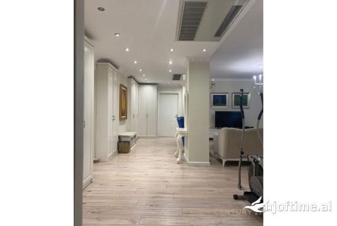 Shtepi me qera Apartament ne Tirane, 4+1, Mobilimi E mobiluar, Pagesa 2,600  Euro.