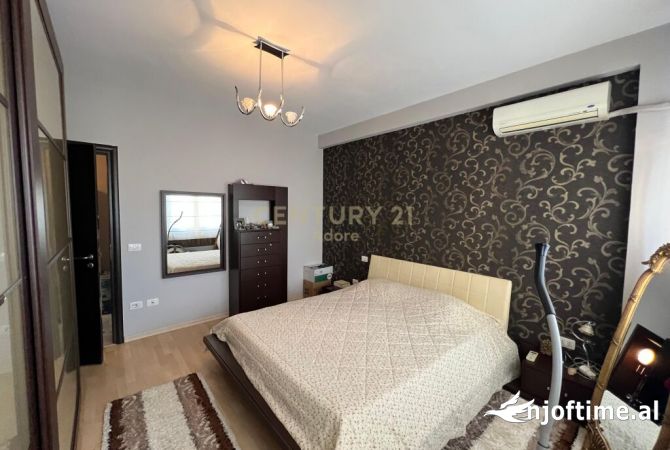 Shtepi ne shitje Apartament ne Tirane, 2+1, Mobilimi E mobiluar, Pagesa 105,000  Euro.