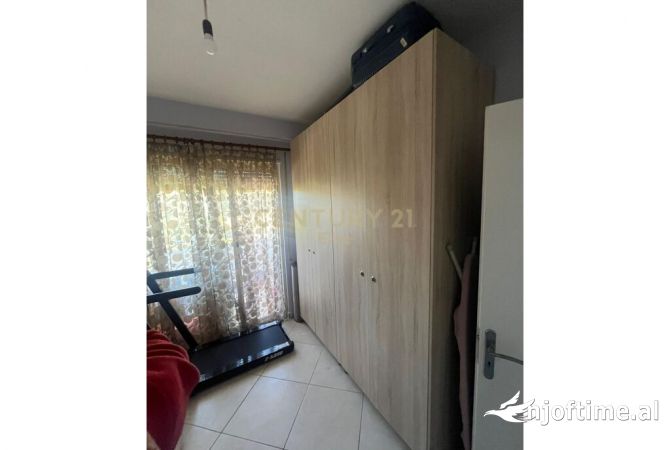 Shtepi ne shitje Apartament ne Tirane, 2+1, Mobilimi E mobiluar, Pagesa 90,000  Euro.