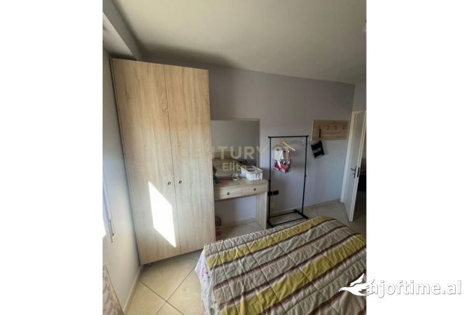 Shtepi ne shitje Apartament ne Tirane, 2+1, Mobilimi E mobiluar, Pagesa 90,000  Euro.