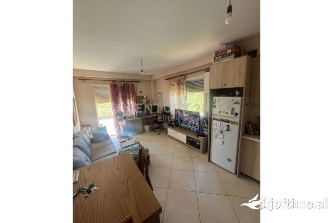 Shtepi ne shitje Apartament ne Tirane, 2+1, Mobilimi E mobiluar, Pagesa 90,000  Euro.