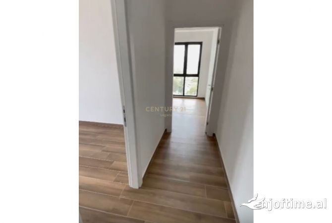 Ambient biznesi me qera 3+1 ne Tirane - 800 Euro