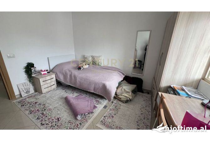 Shtepi ne shitje Apartament ne Tirane, 2+1, Mobilimi E mobiluar, Pagesa 120,000  Euro.