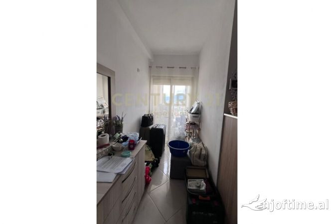 Shtepi ne shitje Apartament ne Tirane, 2+1, Mobilimi E mobiluar, Pagesa 120,000  Euro.