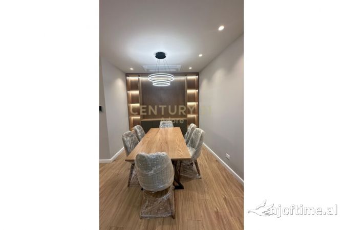 Shtepi me qera 2+1 ne Tirane - 2,000 Euro