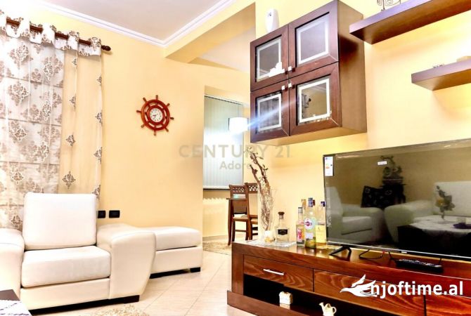 Shtepi me qera 2+1 ne Tirane - 1,000 Euro