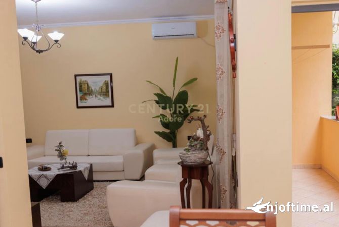 Shtepi me qera 2+1 ne Tirane - 1,000 Euro
