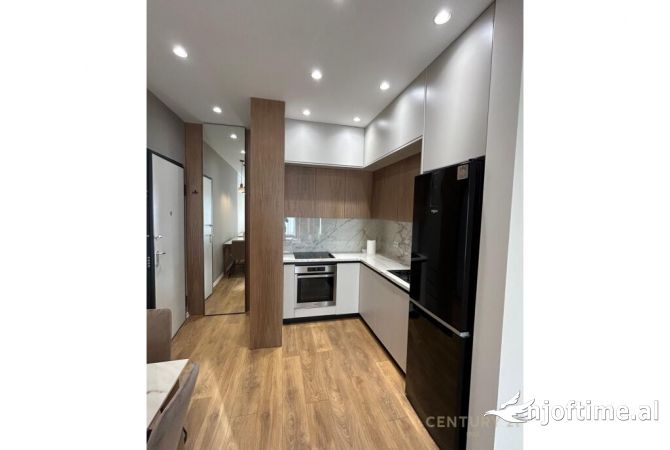 Shtepi me qera Apartament ne Tirane, 1+1, Mobilimi E mobiluar, Pagesa 1,000  Euro.