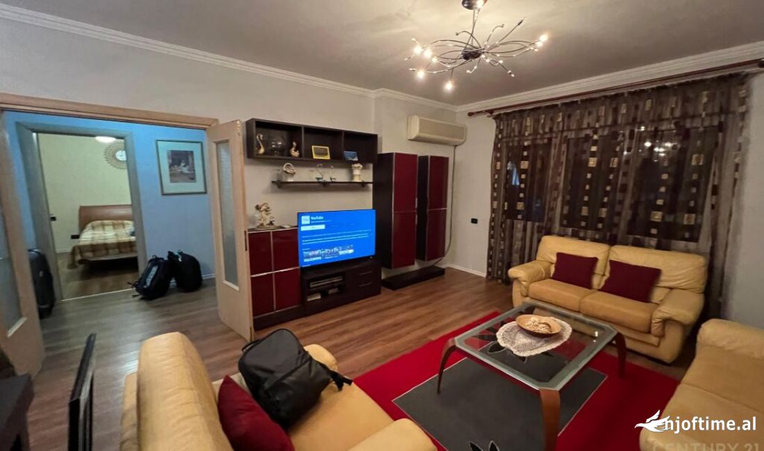 Shtepi ne shitje Apartament ne Tirane, 2+1, Mobilimi E mobiluar, Pagesa 300,000  Euro.