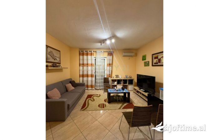 Jepet me Qera Apartament 1+1 tek ATSH, Pazari i Ri