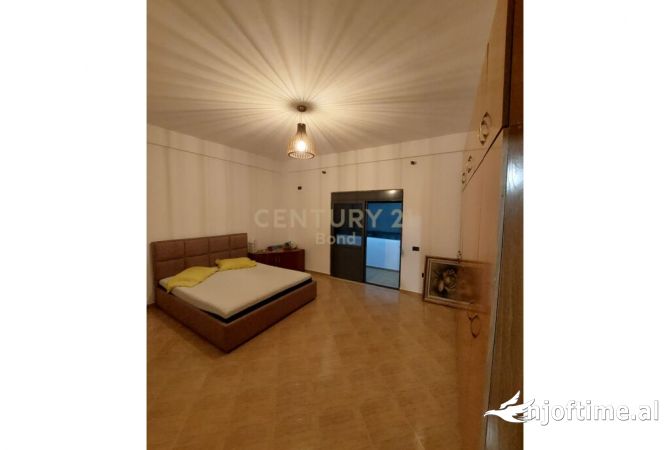 Shtepi ne shitje 2+1 ne Tirane - 180,000 Euro