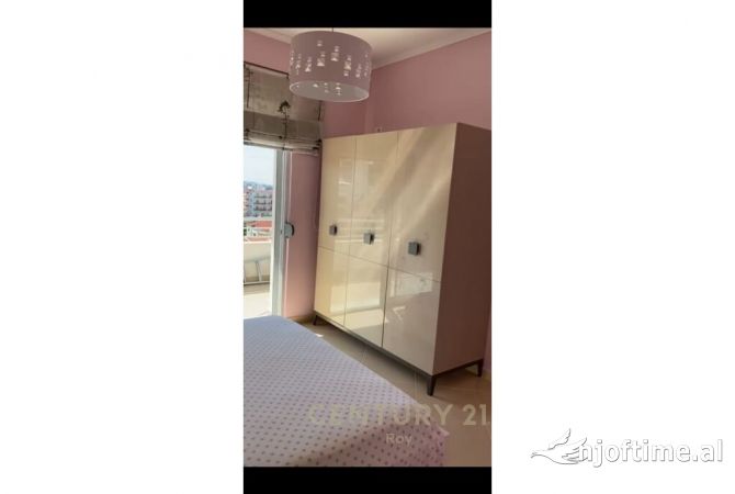 Shtepi ne shitje Apartament ne Tirane, 2+1, Mobilimi E mobiluar, Pagesa 138,000  Euro.
