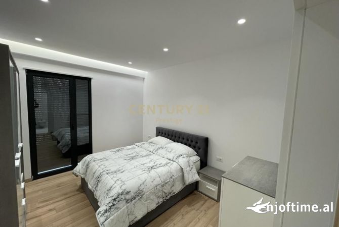 Shtepi me qera 2+1 ne Tirane - 1,400 Euro