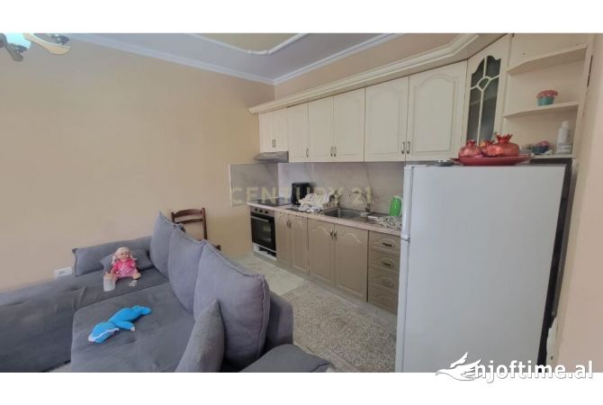 Shtepi me qera 2+1 ne Tirane - 500 Euro