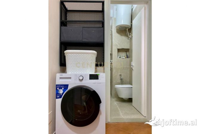 Shtepi ne shitje Apartament ne Tirane, 1+1, Mobilimi Bosh, pa mobiluar, Pagesa 111,000  Euro.