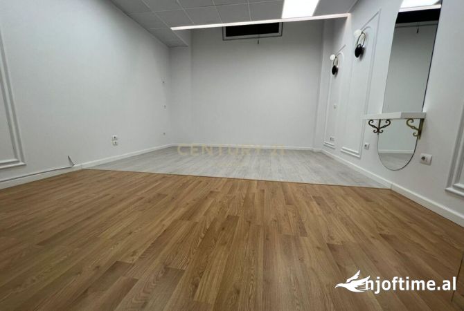 Ambient biznesi ne shitje 1+1 ne Tirane - 135,000 Euro