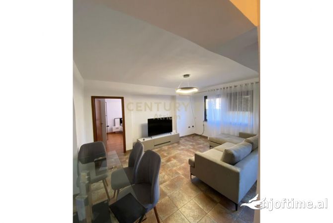 Shtepi me qera 1+1 ne Tirane - 700 Euro