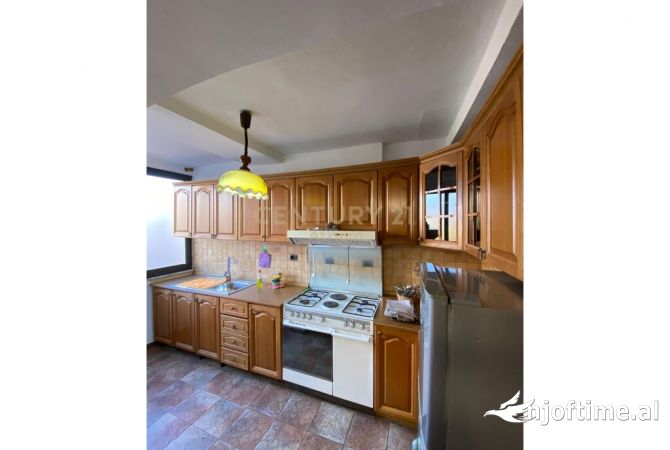 Shtepi me qera 1+1 ne Tirane - 700 Euro