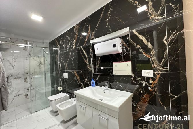 Shtepi ne shitje Apartament ne Tirane, 2+1, Mobilimi E mobiluar, Pagesa 171,000  Euro.