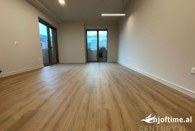 Ambient biznesi me qera 3+1 ne Tirane - 3,000 Euro