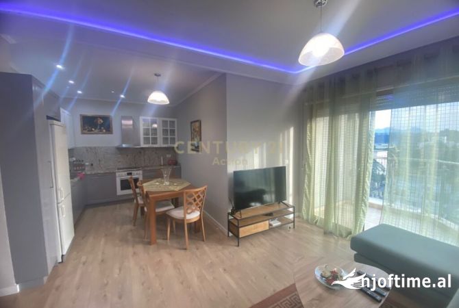 Shtepi me qera 2+1 ne Tirane - 1,200 Euro