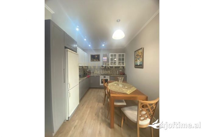 Shtepi me qera 2+1 ne Tirane - 1,200 Euro