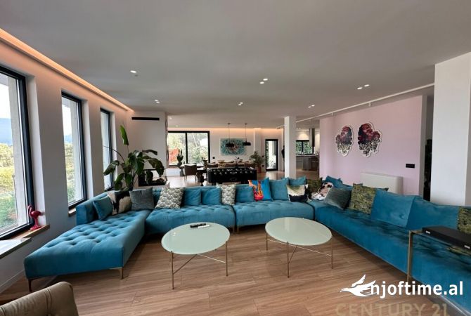 Shtepi me qera 2+1 ne Tirane - 6,500 Euro