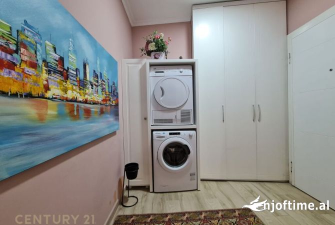Shtepi ne shitje Apartament ne Tirane, 2+1, Mobilimi E mobiluar, Pagesa 198,000  Euro.