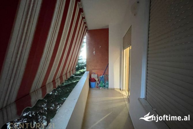 Shtepi ne shitje Apartament ne Tirane, 1+1, Mobilimi E mobiluar, Pagesa 125,000  Euro.