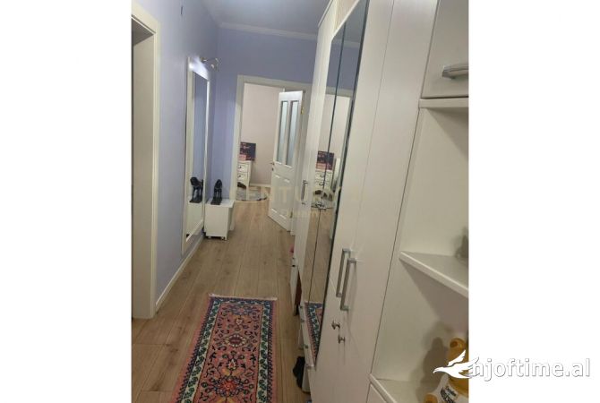 Shtepi me qera Apartament ne Tirane, 2+1, Mobilimi E mobiluar, Pagesa 750  Euro.