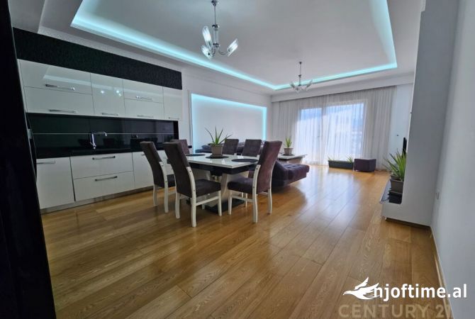 Shtepi me qera 2+1 ne Tirane - 900 Euro