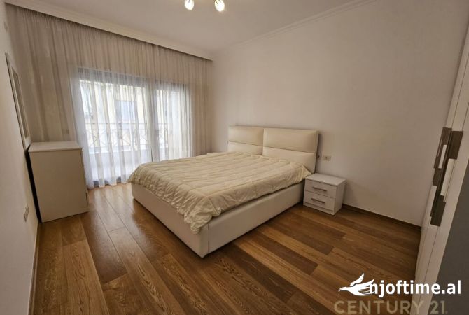 Shtepi me qera Apartament ne Tirane, 2+1, Mobilimi E mobiluar, Pagesa 900  Euro.