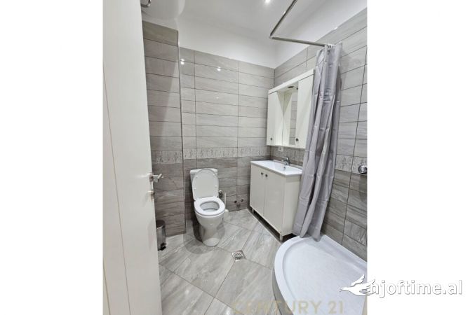 Shtepi me qera Apartament ne Tirane, 2+1, Mobilimi E mobiluar, Pagesa 900  Euro.