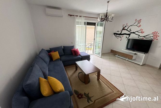 Shtepi me qera 2+1 ne Tirane - 650 Euro