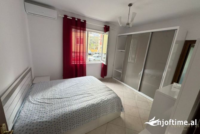 Shtepi me qera Apartament ne Tirane, 2+1, Mobilimi E mobiluar, Pagesa 650  Euro.