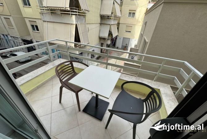 Shtepi me qera Apartament ne Tirane, 2+1, Mobilimi E mobiluar, Pagesa 650  Euro.
