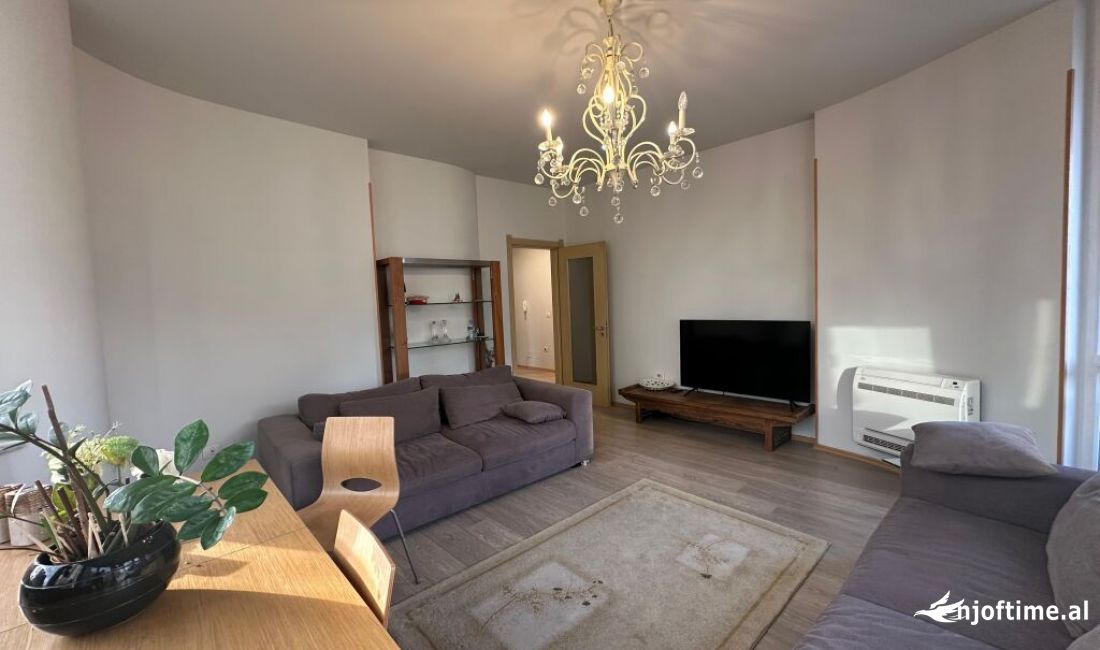 Shtepi ne shitje Apartament ne Tirane, 2+1, Mobilimi E mobiluar, Pagesa 234,000  Euro.