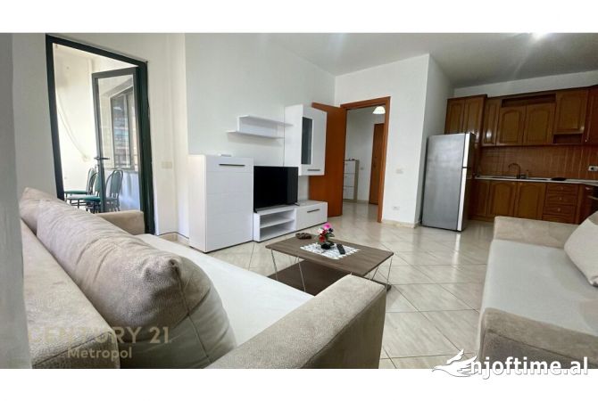 Shtepi ne shitje Apartament ne Tirane, 2+1, Mobilimi E mobiluar, Pagesa 213,000  Euro.