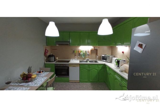 Shtepi me qera 2+1 ne Tirane - 850 Euro