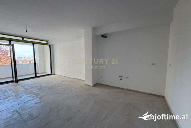 Shtepi ne shitje Apartament ne Tirane, 1+1, Mobilimi Bosh, pa mobiluar, Pagesa 105,500  Euro.