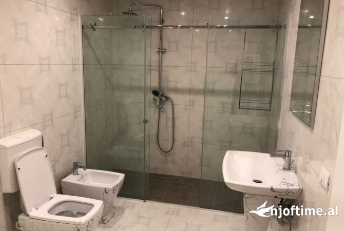 Shtepi me qera Apartament ne Tirane, 3+1, Mobilimi E mobiluar, Pagesa 1,500  Euro.