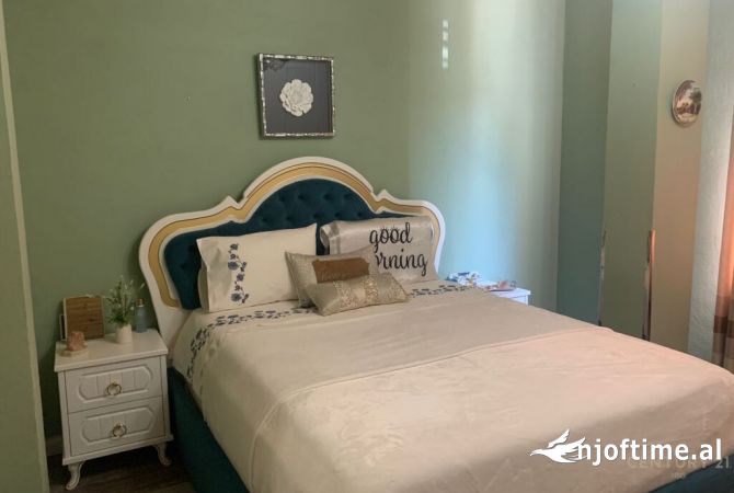 Shtepi ne shitje Vila Luksoze ne Tirane, 3+1, Mobilimi E mobiluar, Pagesa 370,000  Euro.