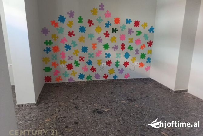 Ambient biznesi me qera 3+1 ne Tirane - 600 Euro