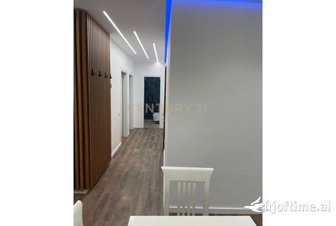 Shtepi ne shitje Apartament ne Tirane, 2+1, Mobilimi E mobiluar, Pagesa 150,000  Euro.