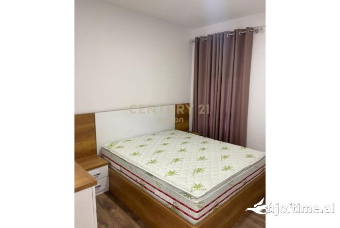 Shtepi ne shitje Apartament ne Tirane, 2+1, Mobilimi E mobiluar, Pagesa 150,000  Euro.