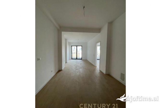 Ambient biznesi me qera 3+1 ne Tirane - 600 Euro
