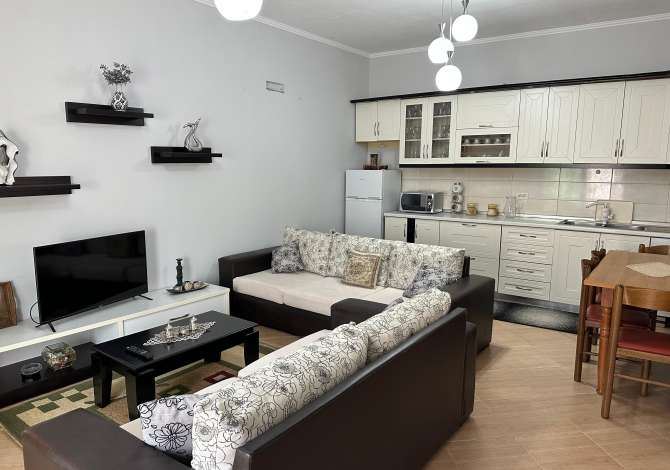 Shtepi me qera 2+1 ne Tirane - 450 Euro