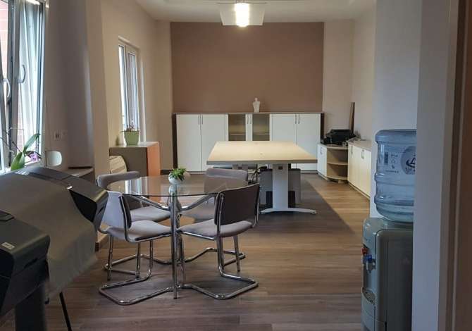 Ambient biznesi me qera 3+1 ne Tirane - 500 Euro