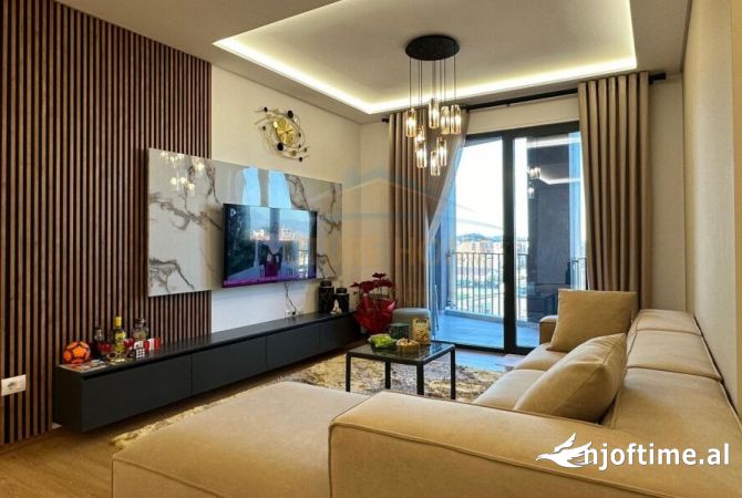 Shtepi me qera 2+1 ne Tirane - 900 Euro